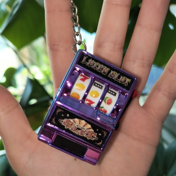 Mini Purple Machine Keychain Functional - Picture 2 of 4